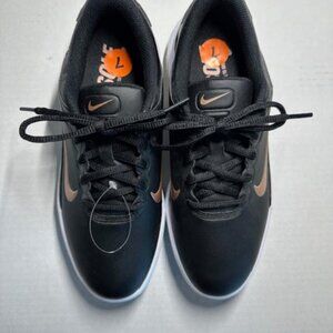 Women's Black Nike vapor golf shoes. Size 7. Never worn.